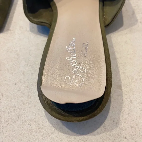 Seychelles Suede Green Strapped Sandals - Picture 4 of 4